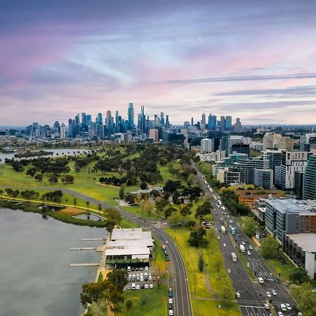 Pullman Melbourne Albert Park Екстериор снимка Aerial view of the Albert Park Lake